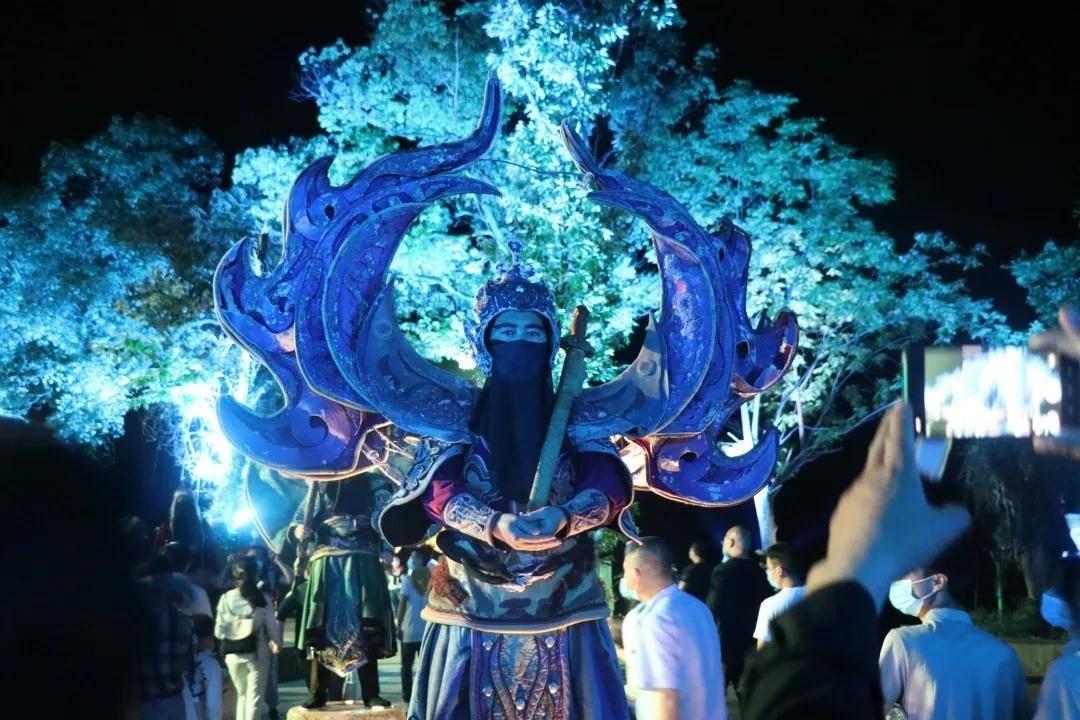 森迪穿越魔法学院