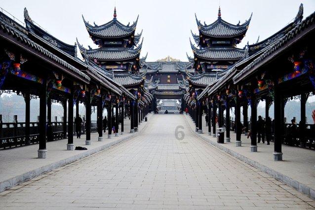 美貌势均力敌的8对红白玫瑰,别说男主挑花眼,观众也选不出来啊